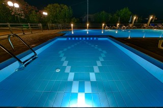 facilities ionis hotel swimming pool
